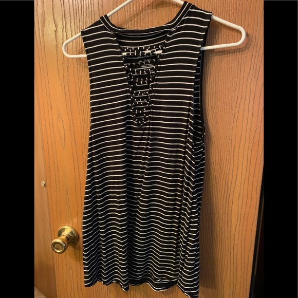 American Eagle Outfitters Tops - American Eagle lace up tank